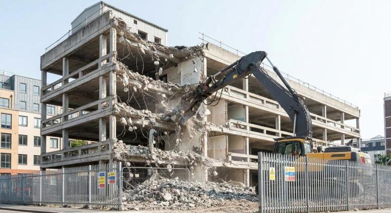 Réussir la démolition d'un bâtiment à Lille en toute sécurité